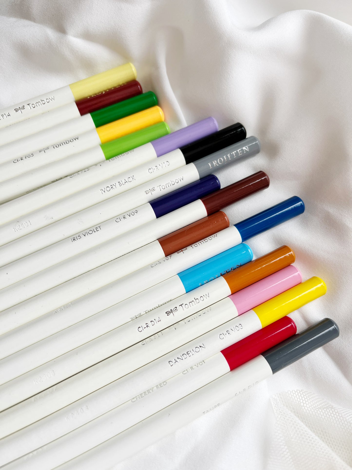 Irojiten Tombow 18 Count Colored Pencil Desk Set